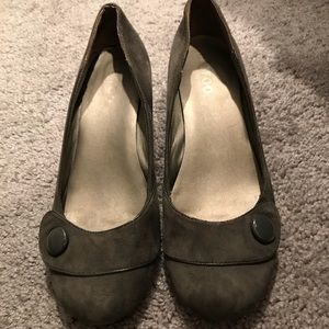 Me Too gray genuine suede low wedge